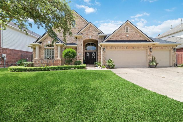 3214 E Cedar Hollow Drive, Pearland, TX 77584