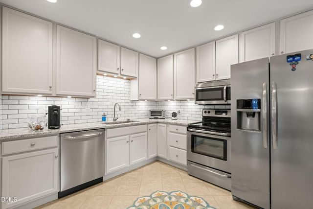 8803 Rollingwood Road, Chapel Hill, NC 27516