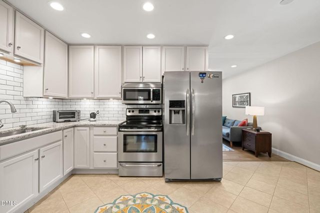 8803 Rollingwood Road, Chapel Hill, NC 27516