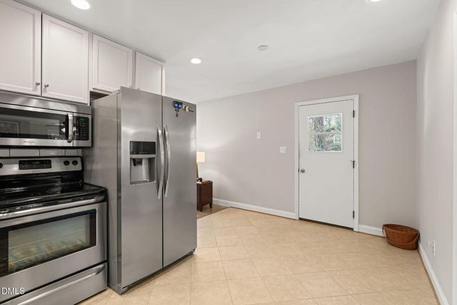 8803 Rollingwood Road, Chapel Hill, NC 27516