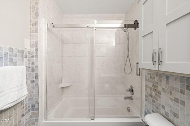 8803 Rollingwood Road, Chapel Hill, NC 27516