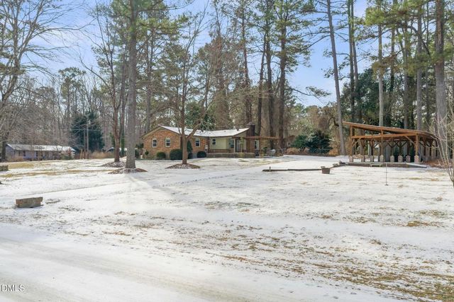 8803 Rollingwood Road, Chapel Hill, NC 27516