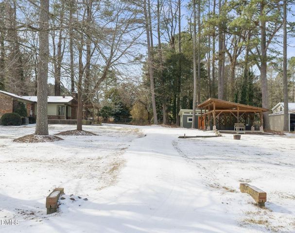 8803 Rollingwood Road, Chapel Hill, NC 27516