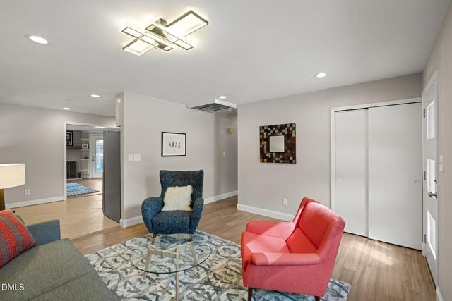 8803 Rollingwood Road, Chapel Hill, NC 27516