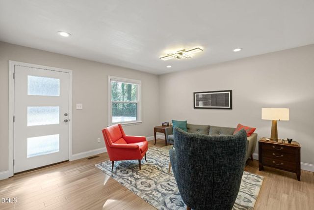 8803 Rollingwood Road, Chapel Hill, NC 27516