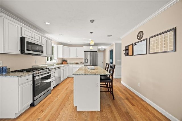 20 Settlers Way, Bourne, MA 02532