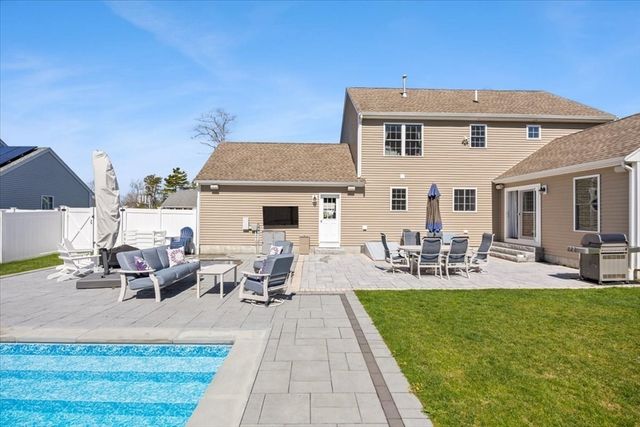 20 Settlers Way, Bourne, MA 02532