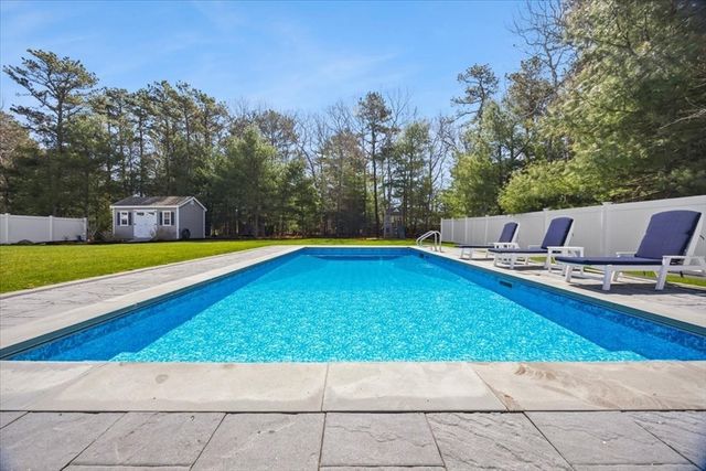 20 Settlers Way, Bourne, MA 02532