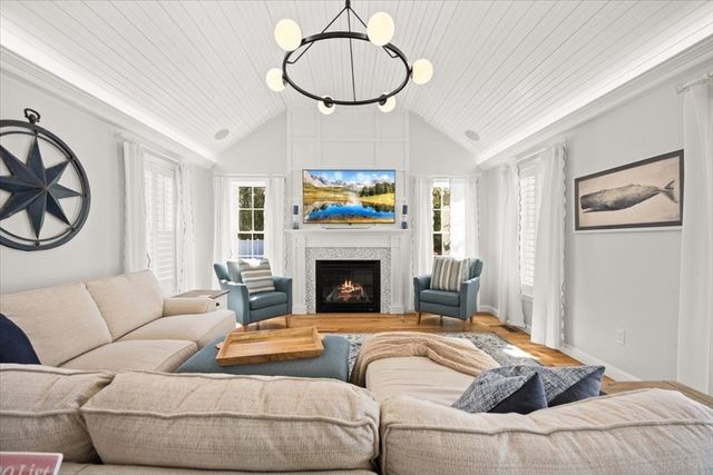 20 Settlers Way, Bourne, MA 02532