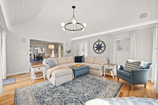 20 Settlers Way, Bourne, MA 02532