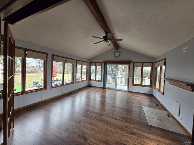 2055 S Farley Road, Bay City, MI 48747