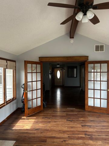 2055 S Farley Road, Bay City, MI 48747