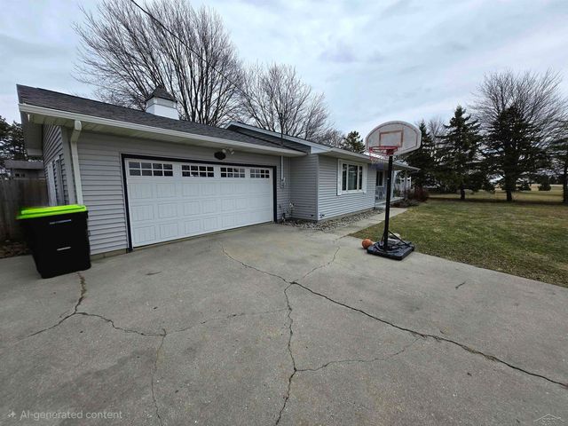 2055 S Farley Road, Bay City, MI 48747