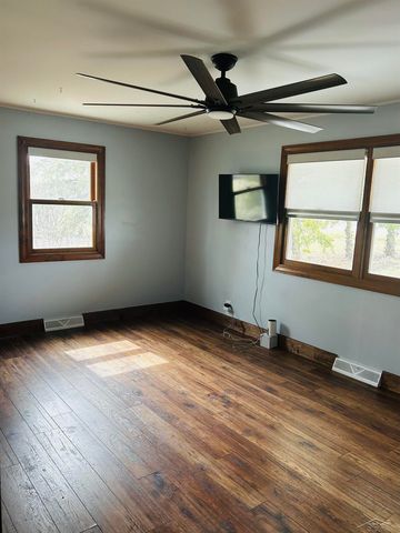 2055 S Farley Road, Bay City, MI 48747