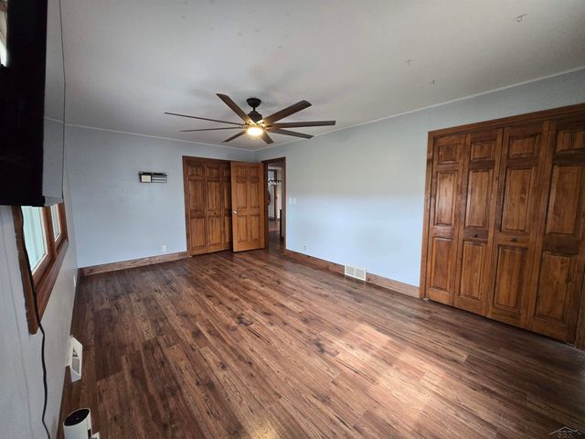 2055 S Farley Road, Bay City, MI 48747