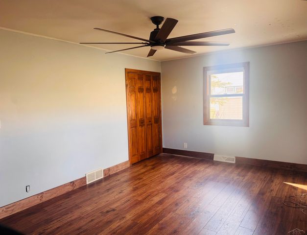 2055 S Farley Road, Bay City, MI 48747