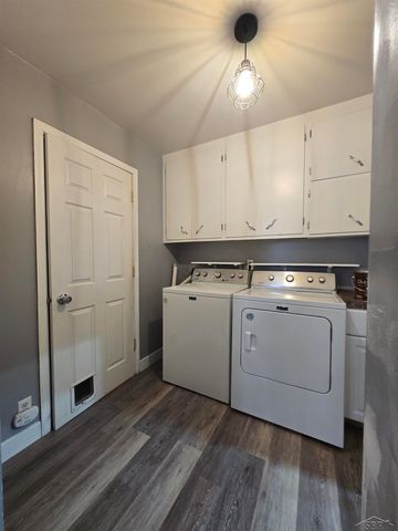 2055 S Farley Road, Bay City, MI 48747