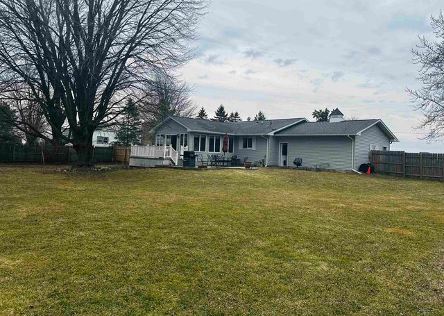 2055 S Farley Road, Bay City, MI 48747