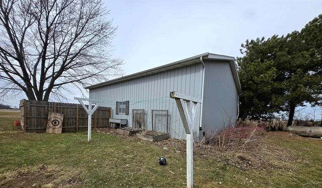 2055 S Farley Road, Bay City, MI 48747