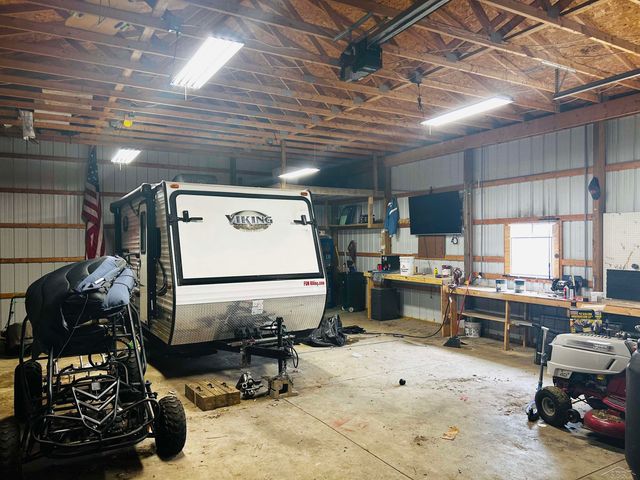 2055 S Farley Road, Bay City, MI 48747