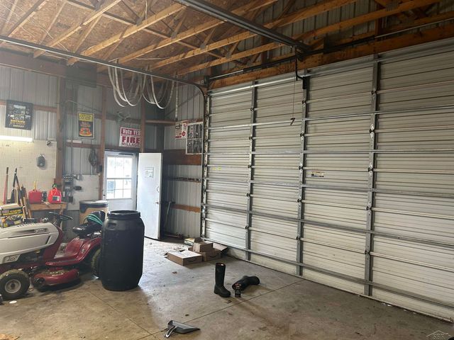 2055 S Farley Road, Bay City, MI 48747