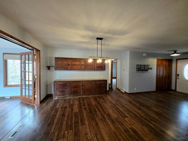 2055 S Farley Road, Bay City, MI 48747