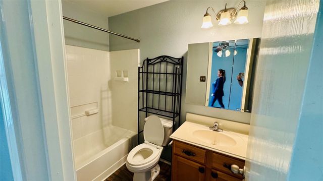 4007 Hunters Ridge Drive, Baytown, TX 77521