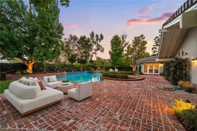 10982 Bent Tree Road, North Tustin, CA 92705