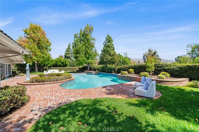 10982 Bent Tree Road, North Tustin, CA 92705