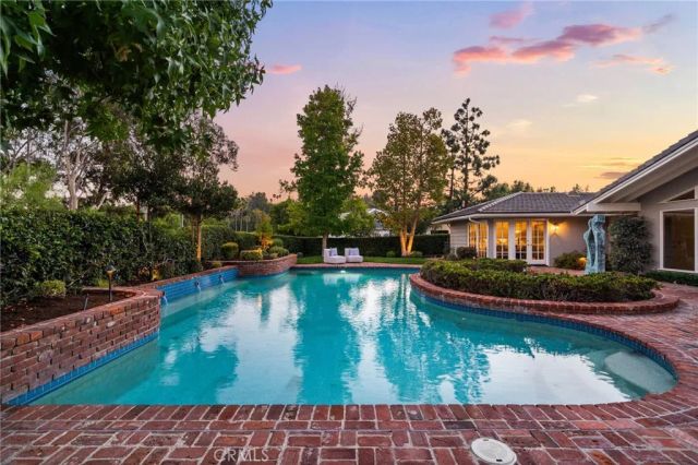 10982 Bent Tree Road, North Tustin, CA 92705