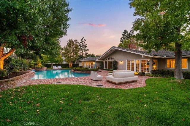 10982 Bent Tree Road, North Tustin, CA 92705