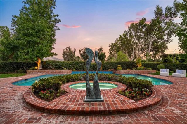 10982 Bent Tree Road, North Tustin, CA 92705