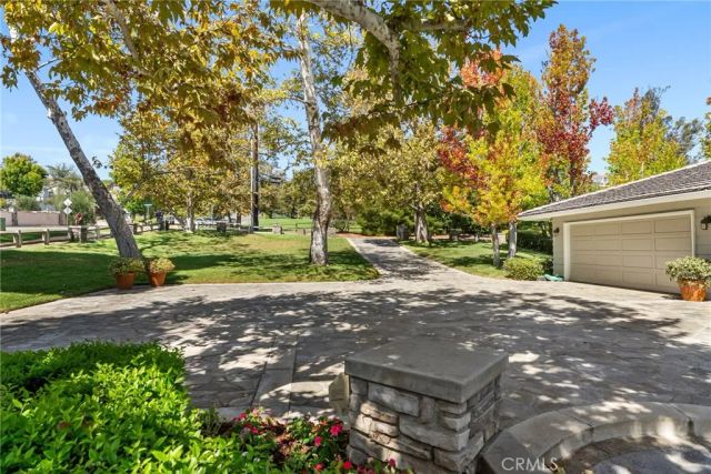 10982 Bent Tree Road, North Tustin, CA 92705
