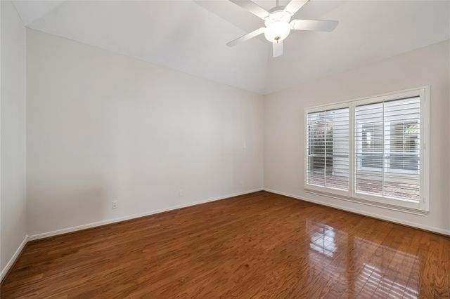 6842 Queensclub Drive, Houston, TX 77069