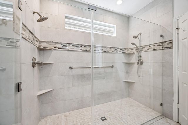 6842 Queensclub Drive, Houston, TX 77069