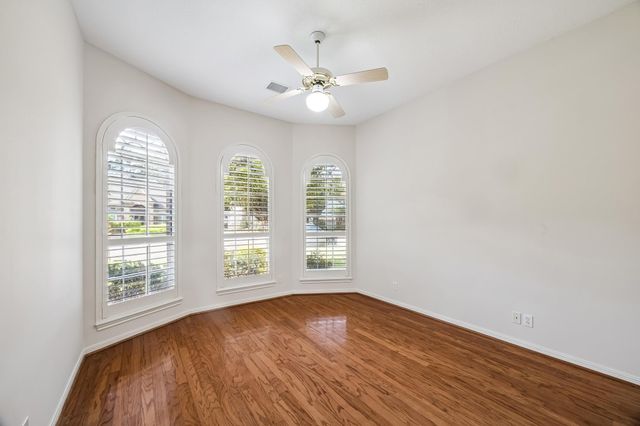 6842 Queensclub Drive, Houston, TX 77069