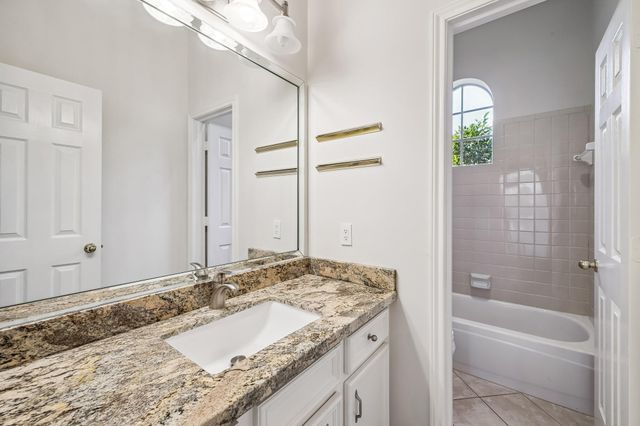 6842 Queensclub Drive, Houston, TX 77069