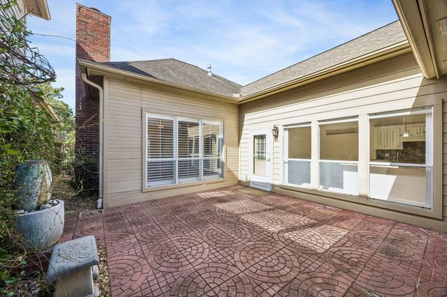 6842 Queensclub Drive, Houston, TX 77069