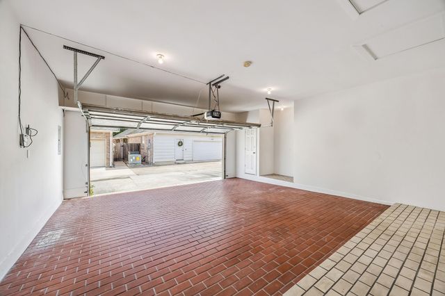 6842 Queensclub Drive, Houston, TX 77069