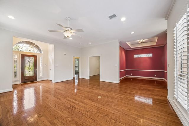 6842 Queensclub Drive, Houston, TX 77069