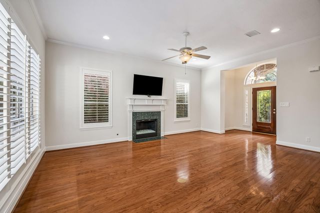 6842 Queensclub Drive, Houston, TX 77069