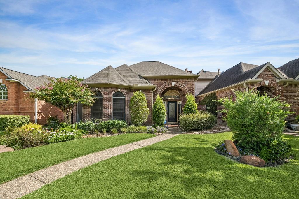 6842 Queensclub Drive, Houston, TX 77069