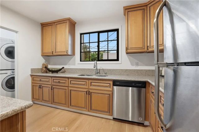 1989 N Lake Avenue, Altadena, CA 91001