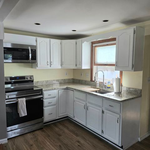 55 Rindone Street, Holbrook, MA 02343