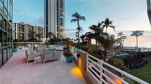 4651 Gulf Shore BLVD N # 607, Naples, FL 34103