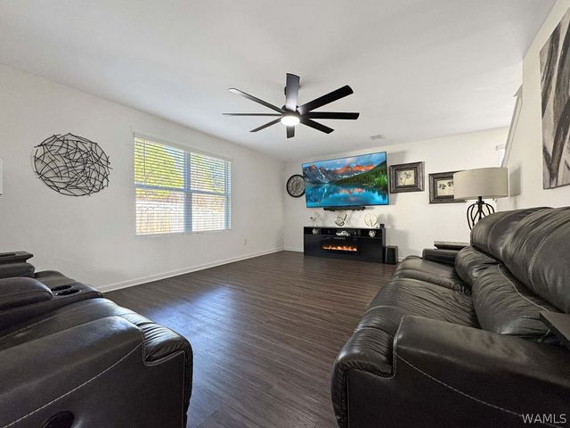 2745 Lily Circle, Northport, AL 35473