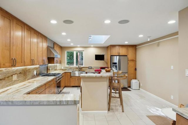 120 Gramercy Drive, San Mateo, CA 94402