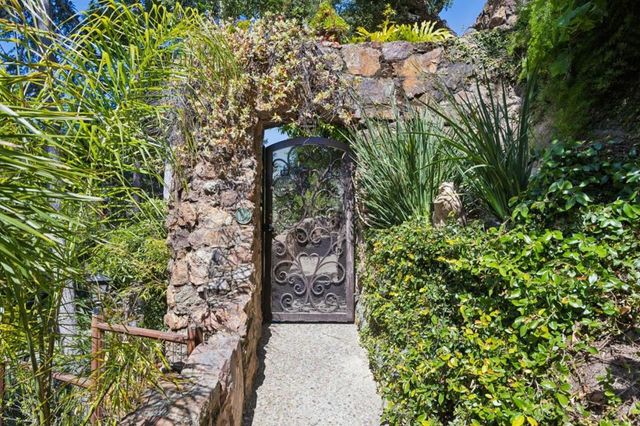 120 Gramercy Drive, San Mateo, CA 94402