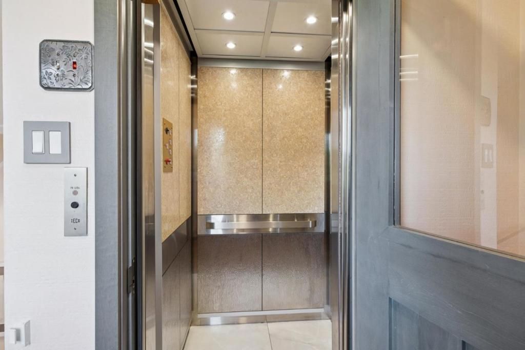 Image 10 of property listing at 120 Gramercy Drive, San Mateo, CA 94402