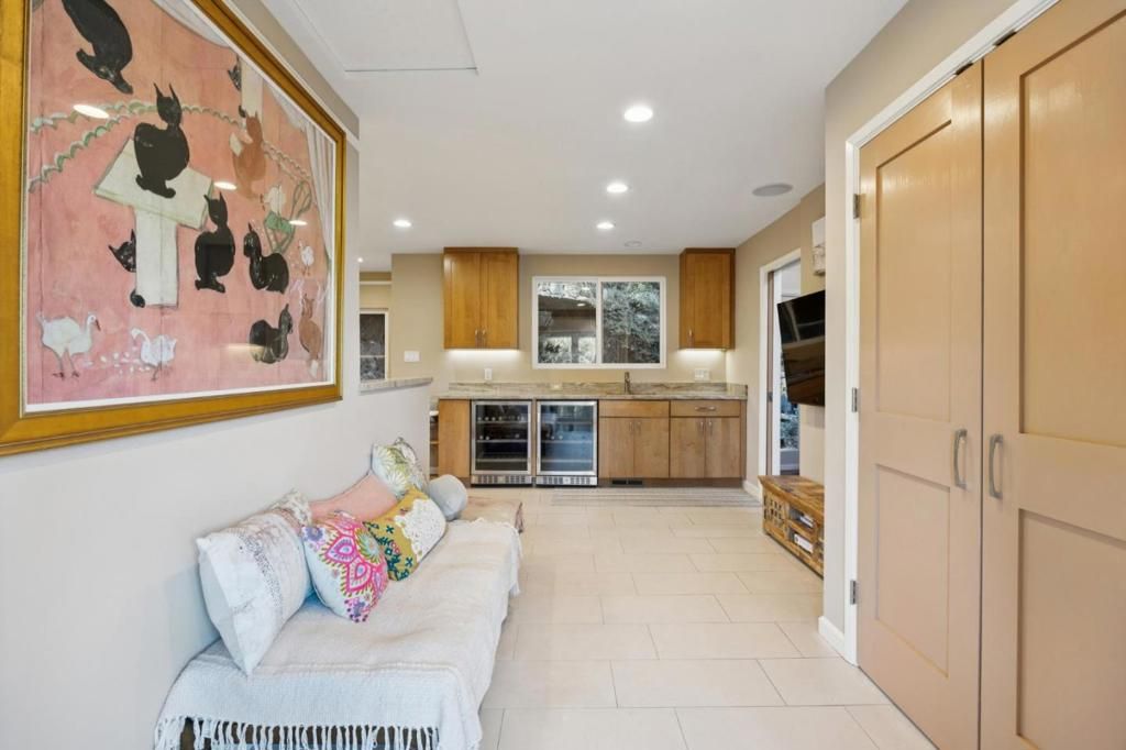 Image 16 of property listing at 120 Gramercy Drive, San Mateo, CA 94402